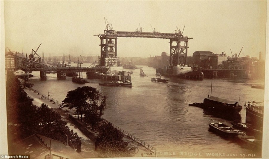 Tower Bridge 1892!
