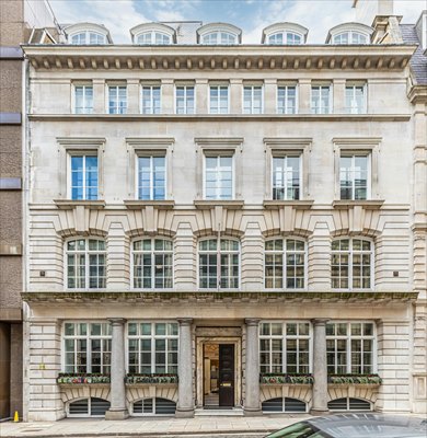 8 Lloyds Avenue